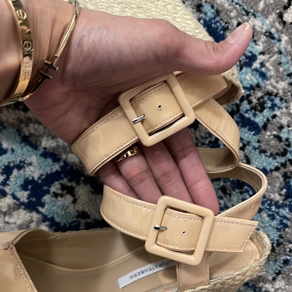 Diane von Furstenberg Nude Sudan Patent Wedge Espadrilles Sandals sz 8.5M - Picture 10 of 16